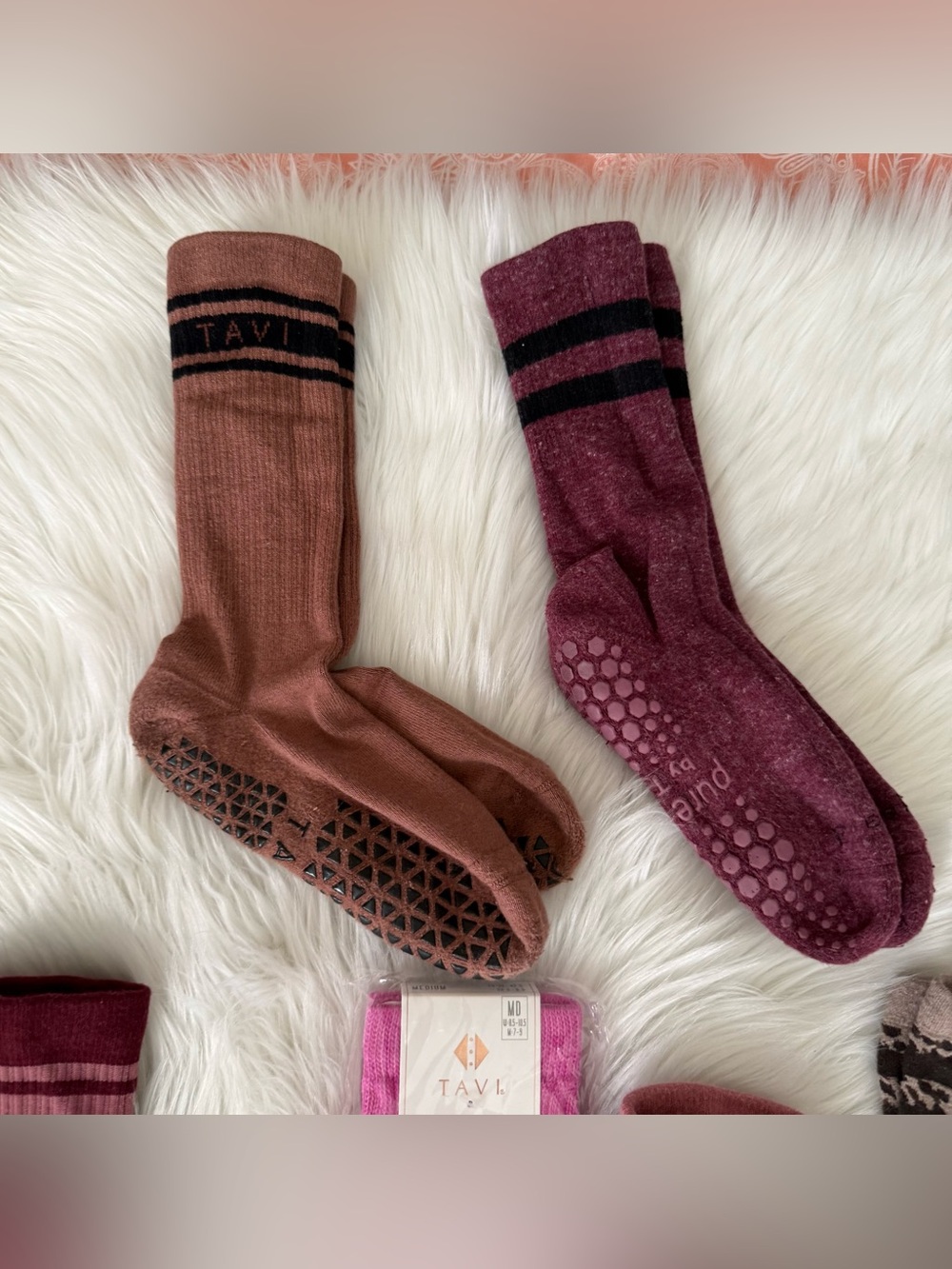 Tavi x Pure Barre Grip Sticky Socks Crew Medium - Picture 2 of 5